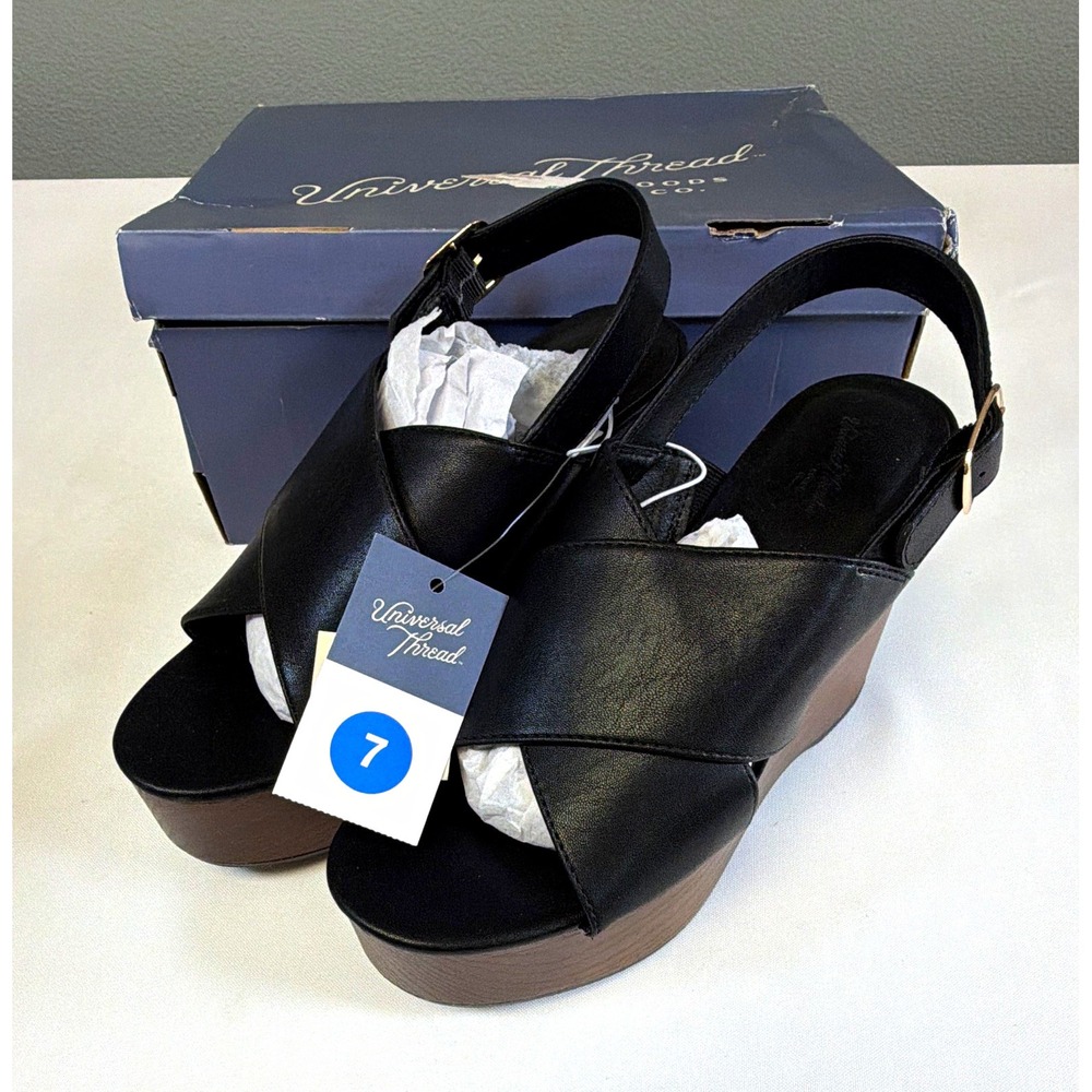 Universal Thread Naomi Black Wedge Sandals Women Size 7 Faux Leather Memory Foam